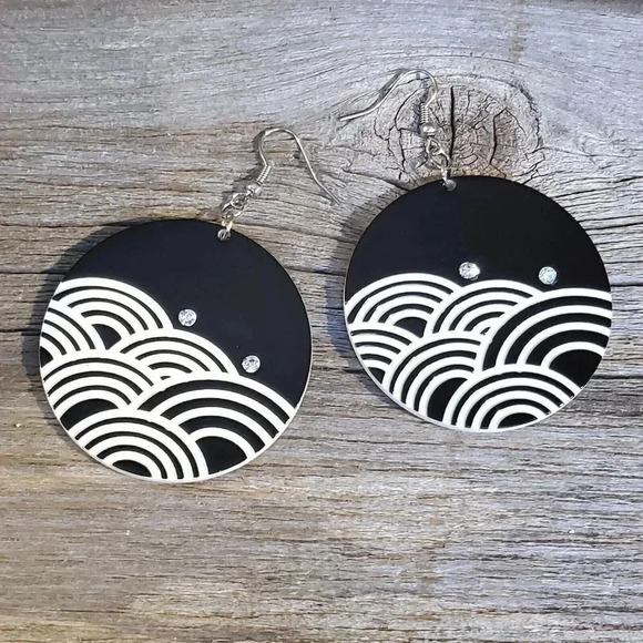 Vintage Y2K White Black Lucite Austrian Crystal Abstract Big Waves Earrings - Picture 2 of 9